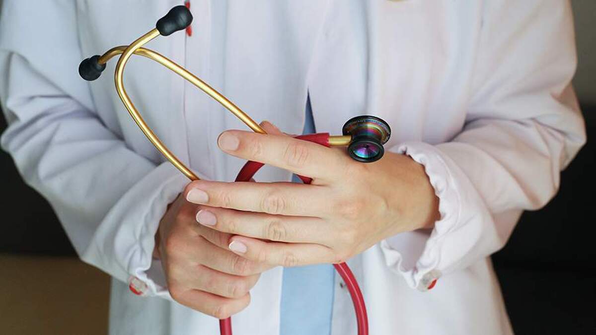 یک پزشک دلایل ایجاد رگ‌های عنکبوتی روی صورت را توضیح داد.