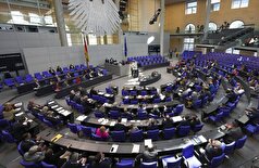 نمایندگان مجلس آلمان مخفیانه قوانین جدیدی را تصویب کردند که به آنها اجازه می‌دهد با هواپیما‌های تجاری سفر کنند