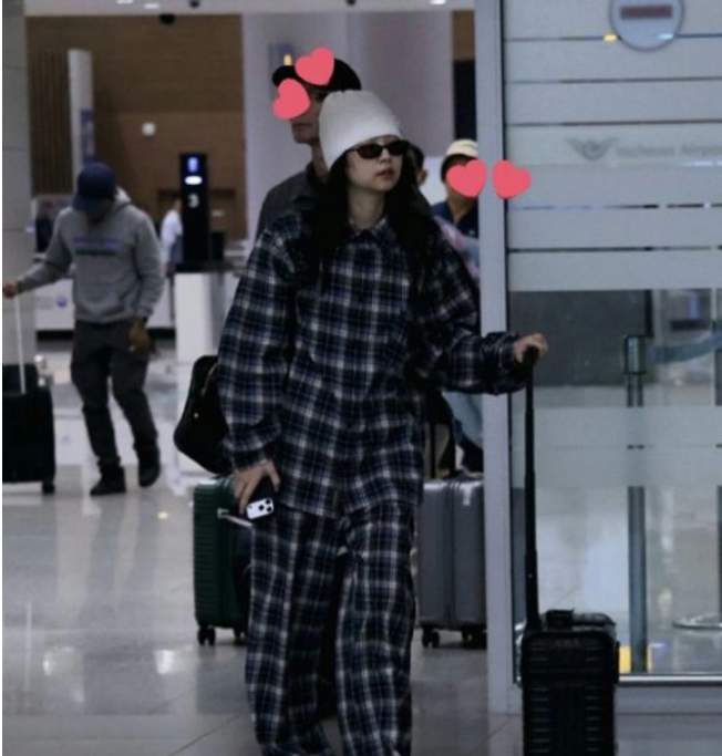 شایعات داغ جنی (BLACKPINK) و وی (BTS) دوباره شعلهور شد؛ اینبار با «پژامههای ست» شایعات داغ جنی (BLACKPINK) و وی (BTS) دوباره شعلهور شد؛ اینبار با «پژامههای ست»