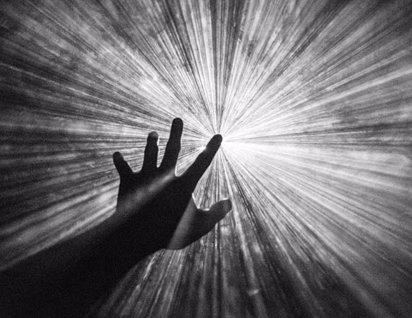 نظریه بحثبرانگیز یک فیزیکدان درباره «آگاهی» و آنچه پس از مرگ رخ میدهد نظریه بحثبرانگیز یک فیزیکدان درباره «آگاهی» و آنچه پس از مرگ رخ میدهد