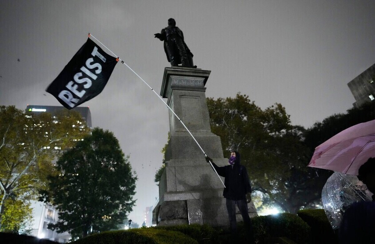 ایالات متحده ممنوعیت سفر خود را گسترش می‌دهد و شهروندان بیش از ۳۰ کشور را نیز شامل می‌شود