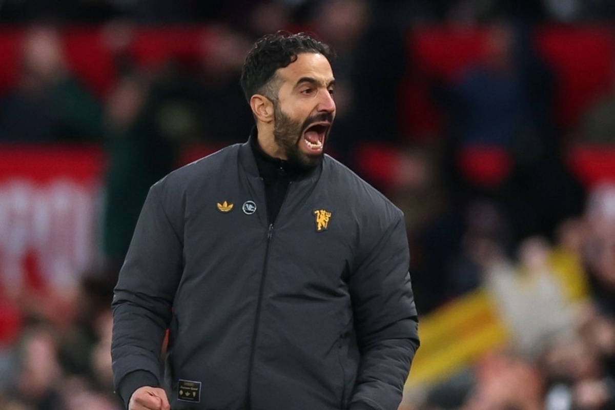 آموریم در مورد انتقاداتی که دریافت می‌کند می‌گوید: «وقتی درباره منچستریونایتد صحبت می‌کنند، تلویزیون تماشا نمی‌کنم.»