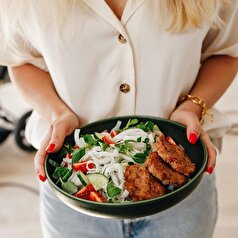 ضرر بوی غذای چرب برای بانوان باردار با خوردن آنها برابری می‌کند!