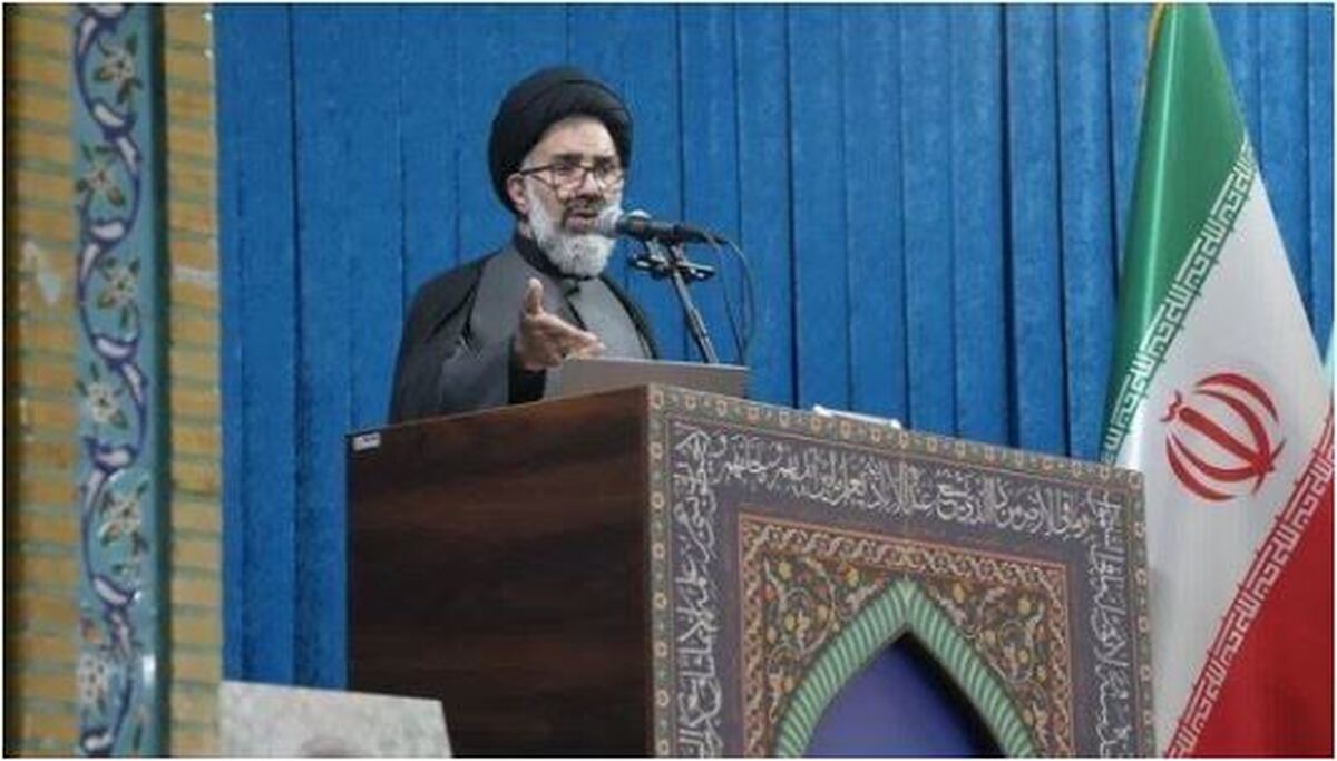 امام‌جمعه فردیس در آخرین حضورش در در خطبه‌های نماز جمعه با نمازگزاران خداحافظی کرد