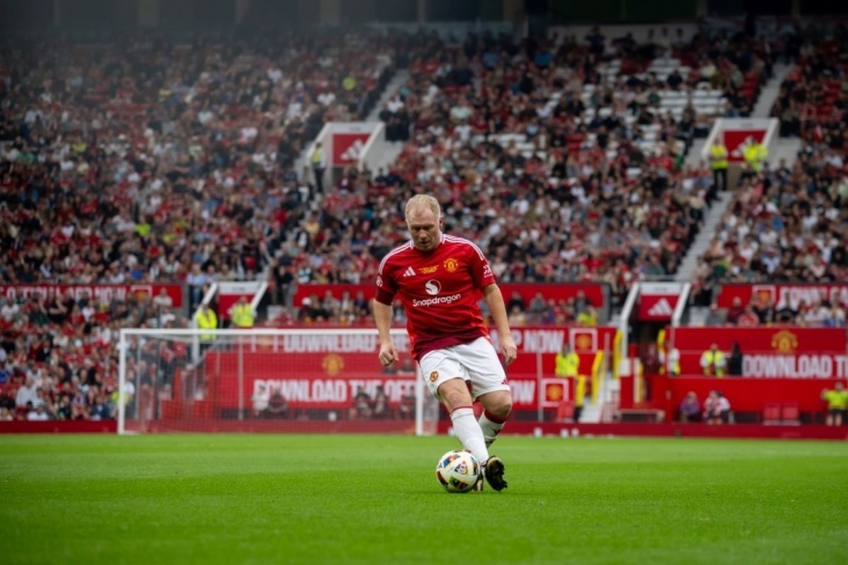 اسکولز از آموریم به خاطر رفتارش با ستاره جوان منچستریونایتد انتقاد کرد: «مزخرف!»