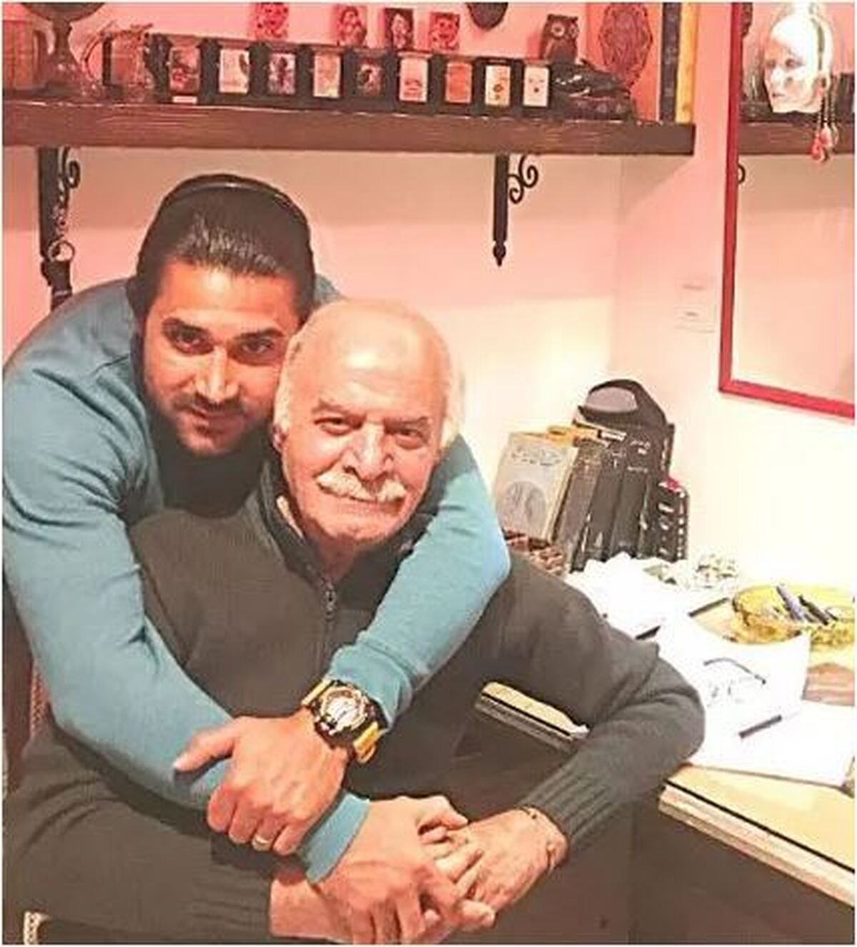 لبخند رضایت سیروس گرجستانی از به ثمر رسیدن میوه زندگی اش +عکس