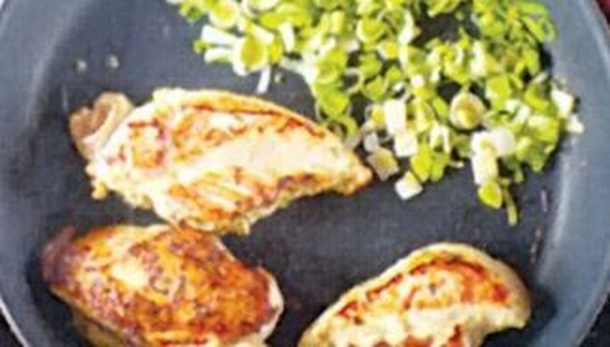 با چند قلم مواد اولیه ساده این مسیراتو چیکن مخصوص را درست کنید