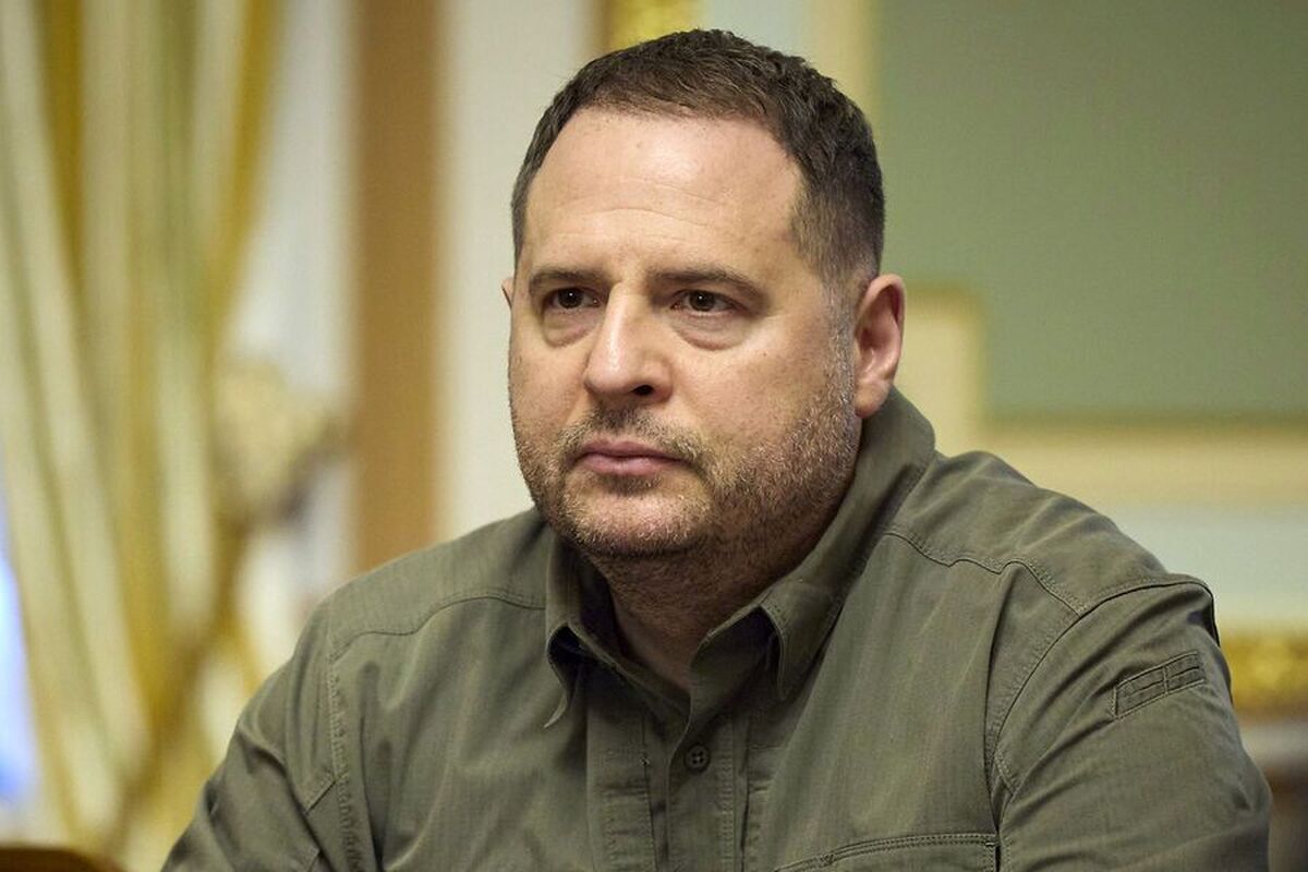 رسانه‌های اوکراینی گزارش دادند که مدارکی برای خروج یرماک از این کشور آماده می‌شود.