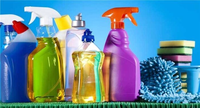 شیشه پاک کن برای تمیز کردن آینه مناسب نیست/راههای جایگزین کداماند؟ شیشه پاک کن برای تمیز کردن آینه مناسب نیست/راههای جایگزین کداماند؟