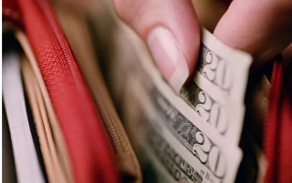 مهمترین الگوهای مخرب مالی + راهکارهای عملی برای دوری از آنها مهمترین الگوهای مخرب مالی + راهکارهای عملی برای دوری از آنها