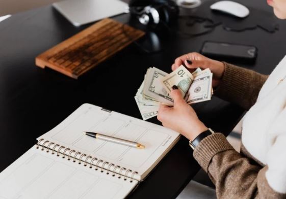 مهمترین الگوهای مخرب مالی + راهکارهای عملی برای دوری از آنها مهمترین الگوهای مخرب مالی + راهکارهای عملی برای دوری از آنها