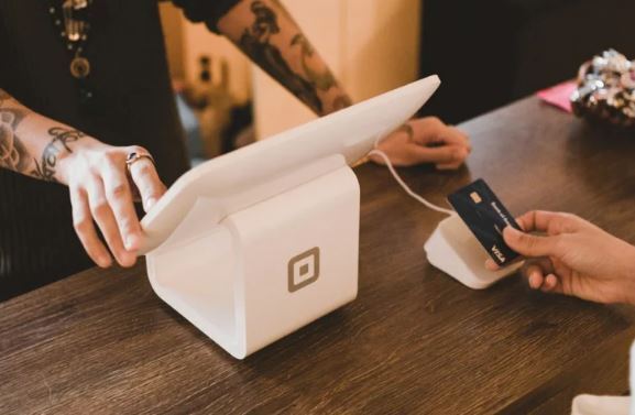 مهمترین الگوهای مخرب مالی + راهکارهای عملی برای دوری از آنها مهمترین الگوهای مخرب مالی + راهکارهای عملی برای دوری از آنها