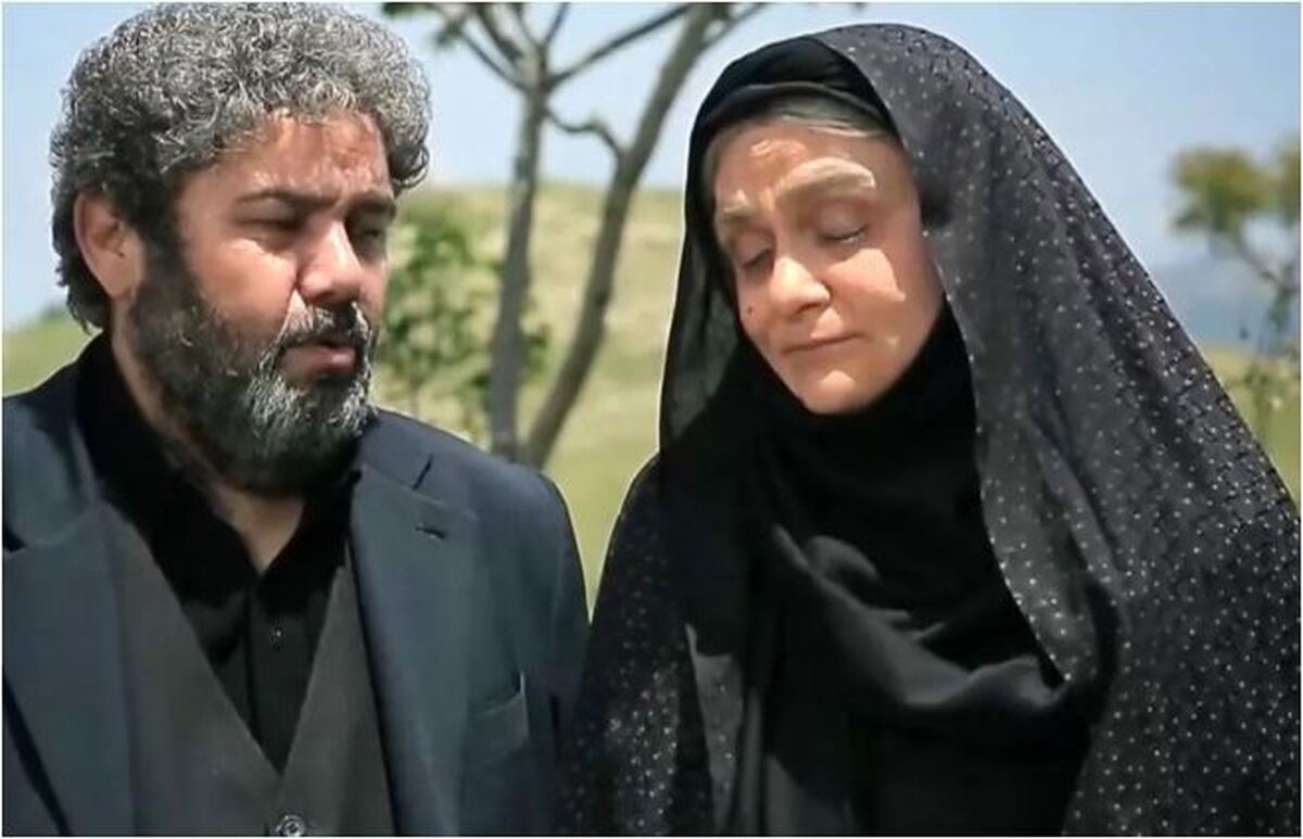 قابی زیرخاکی از بازیگر نقش «آق ننه» همراه با خانواده اش در سال ۱۳۹۹