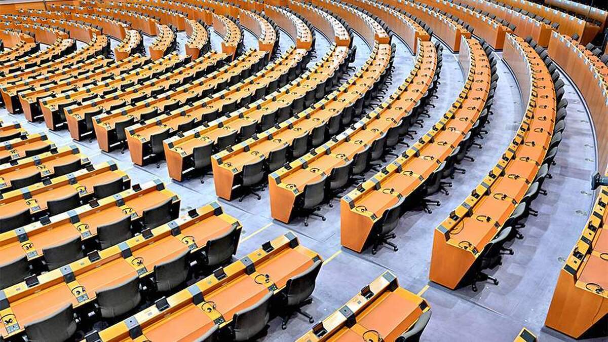 یک کارشناس سیاسی، استعفا‌های دسته جمعی در کمیسیون اروپا به دلیل رسوایی فساد را پیش بینی کرد.