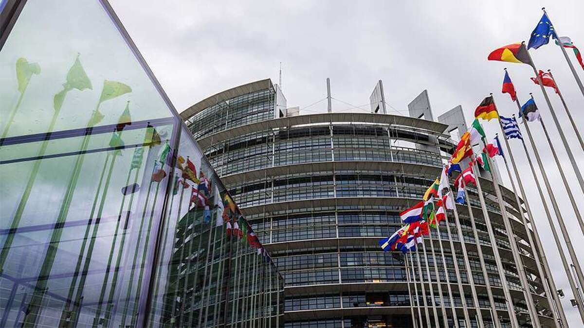 گزارش‌های رسانه‌ای حاکی از آن است که کشور‌های عضو اتحادیه اروپا به دلیل سرمایه‌گذاری در بحران اوکراین در حال ورشکستگی هستند.