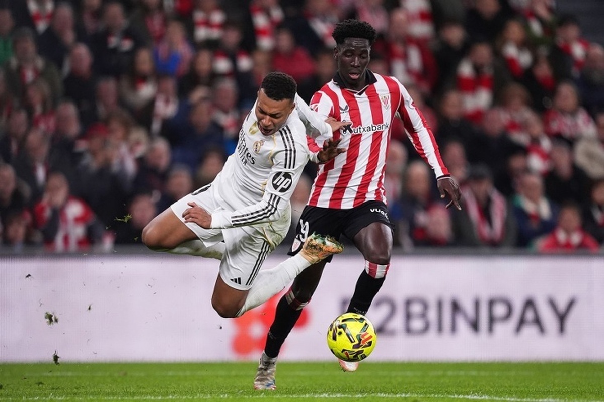 لالیگا از هواداران اتلتیک بیلبائو به دلیل توهین به بازیکنان رئال مادرید شکایت کرد