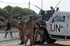 حمله شماری از شهروندان لبنانی به گشتی نیرو‌های یونیفل در مسیر شهرک الطیری به بنت جبیل در جنوب لبنان