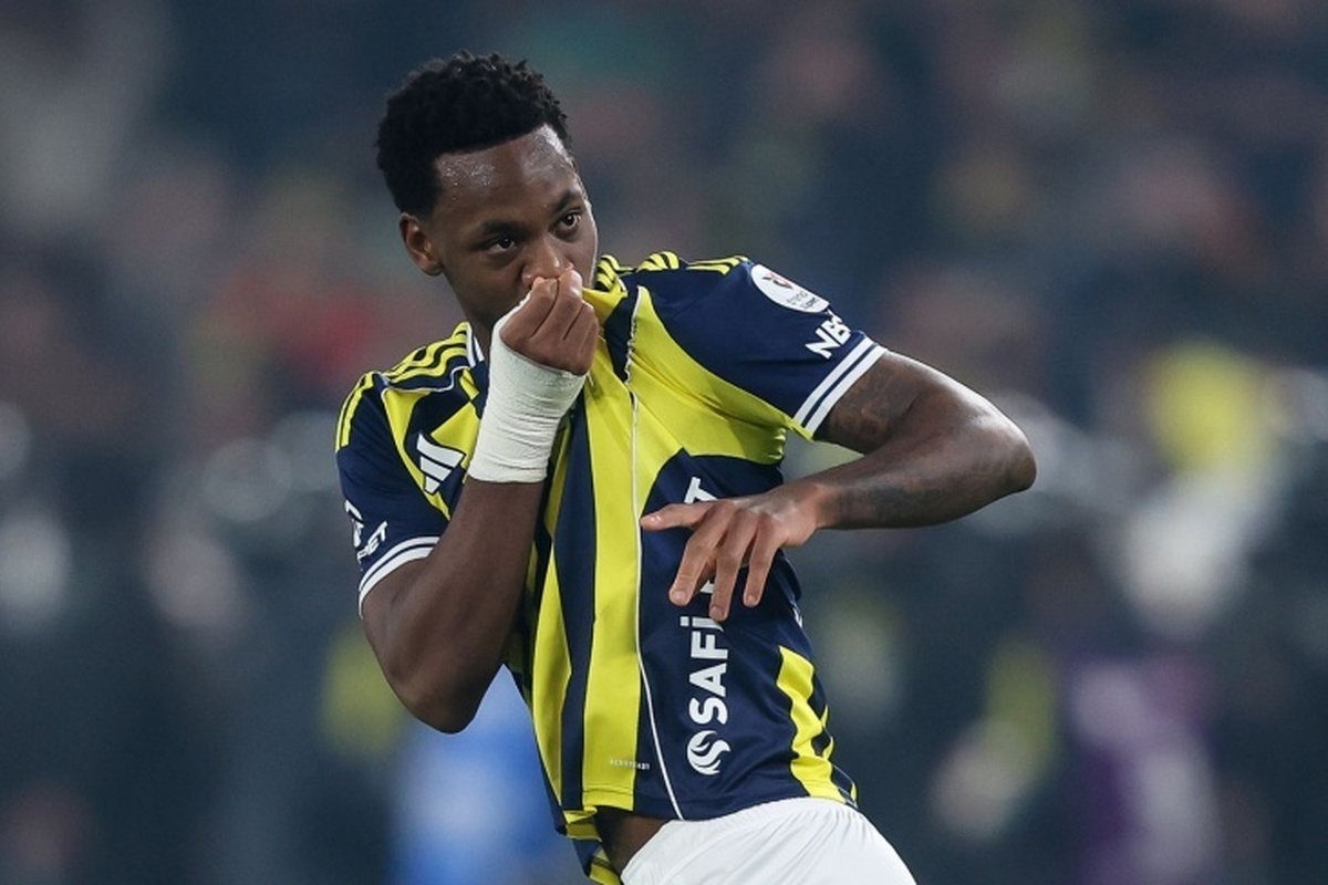 روزنامه حریت ترکیه گزارش داد، گالاتاسرای، دوران را به خودنمایی متهم و از او به دفتر دادستانی شکایت کرد