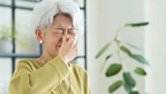 بوی پیری از کجا می‌آید و چگونه می‌توان از شر آن خلاص شد؟