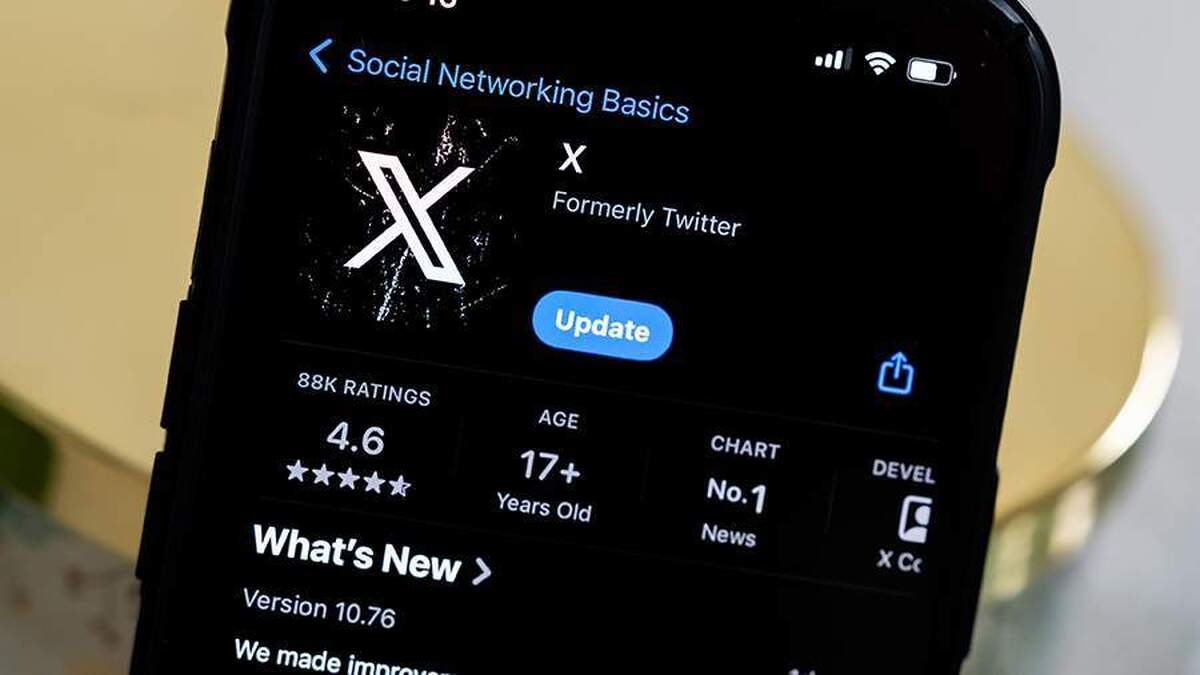 بارو، وزیر امور خارجه فرانسه، جریمه اعمال شده علیه شبکه اجتماعی ایکس را «تنها آغاز کار» خواند.