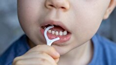 استفاده از نخ دندان چه تاثیری بر سلامت مغز می‌گذارد؟