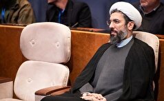 رستمی: ترکیب نظر و عمل رهبر انقلاب الگوی جهان‌شمول نظریه اسلامی را ارائه می‌دهد