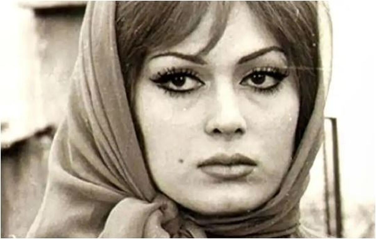 یادی کنیم از گریم بامزه و مردانه «آذر شیوا»، با سبیل پرپشت و جذابش! /چه ابرویی هم بالا انداخته!