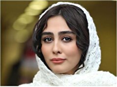 کیک ستاره حسینی، در ساحل/می تونست زاویه دوربین بچرخونه درخت به جای شمع قرار می‌گرفت