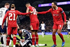 نویل از عملکرد تیم انتقاد کرد و گفت: «لیورپول فاجعه است. آنها واقعاً باورنکردنی هستند.»