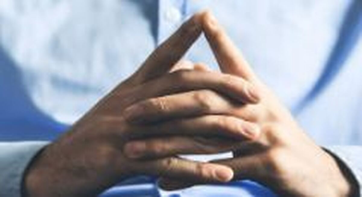 آیا می‌دانید حرکات دست در روانشناسی چه مفهومی دارد؟