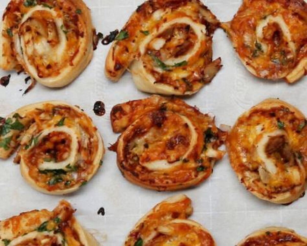 دستور تهیه رول مرغ با سس باربکیو برای شام