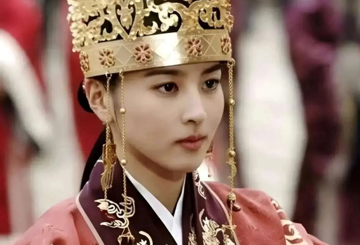 تصویری دیده نشده از سوسانو با تم صورتی غوغا کرد+عکس