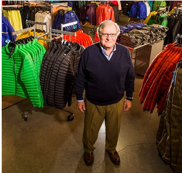 کسانی که به تخت بودن زمین باور دارند در این مکان یک جایزه خاص می گیرند! کسانی که به تخت بودن زمین باور دارند در این مکان یک جایزه خاص می گیرند!