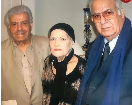 دیدار «ناصر ملک مطیعی و ناصر وحدت» با «الهه» خواننده زن مشهور دیدار «ناصر ملک مطیعی و ناصر وحدت» با «الهه» خواننده زن مشهور