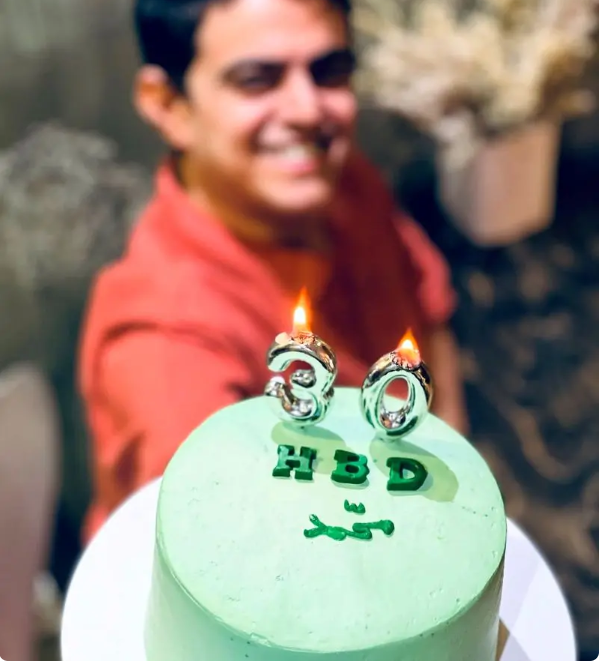 تولد ۳۰ سالگی امیرمحمد متقیان تولد ۳۰ سالگی امیرمحمد متقیان