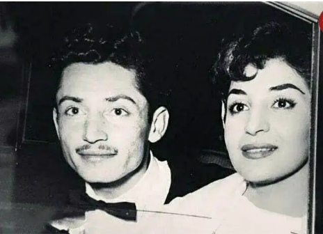 سفر زمان؛ چهرۀ «گیتی رئوفی» در ۲۱ سالگی در کنار همسرش «جمشید مشایخی» / عکس سفر زمان؛ چهرۀ «گیتی رئوفی» در ۲۱ سالگی در کنار همسرش «جمشید مشایخی» / عکس