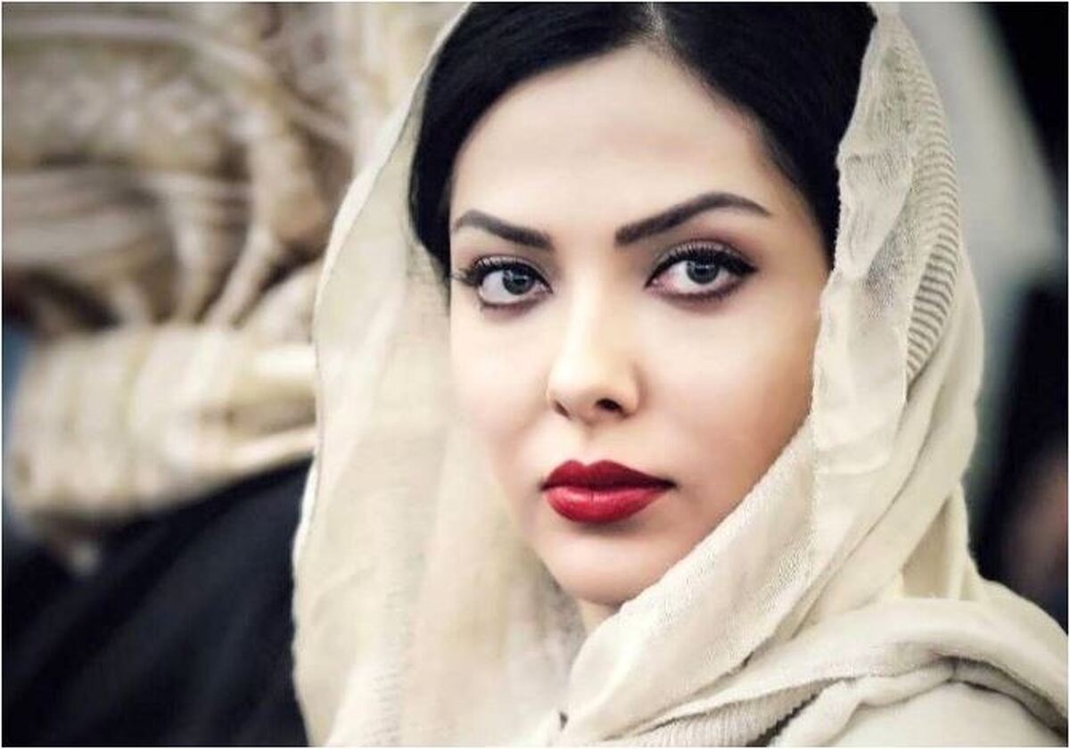 تصویری دیدنی از دوران کودکی لیلا اوتادی با چشمانی ناز و معصوم!