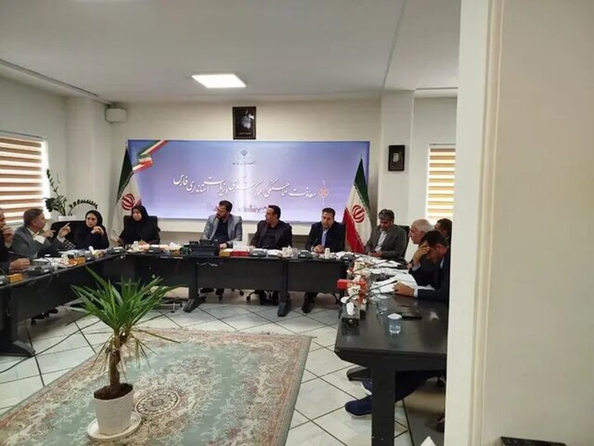 معاون استاندار: سرمایه‌گذاری بخش خصوصی در حوزه گردشگری فارس تقویت شود