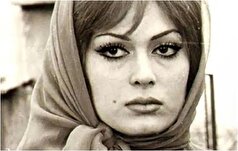 یادی کنیم از گریم بامزه و مردانه «آذر شیوا»، با سبیل پرپشت و جذابش! /چه ابرویی هم بالا انداخته!