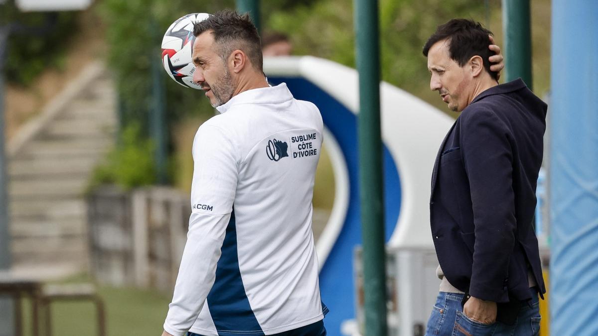 اوما‌ها مایورکا: روبرتو دی زربی دیوانه یک بازیکن است