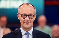 مرتس از کاهش تقریباً ۵۰ درصدی درخواست‌های پناهندگی در آلمان در دوران تصدی خود خبر داد و متعهد شد که سیاست‌های مهاجرتی را تشدید کند