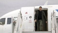 زلنسکی مدعی شد پهپاد‌های ناشناس در نزدیکی هواپیمای او در مسیر ایرلند مشاهده شده‌اند