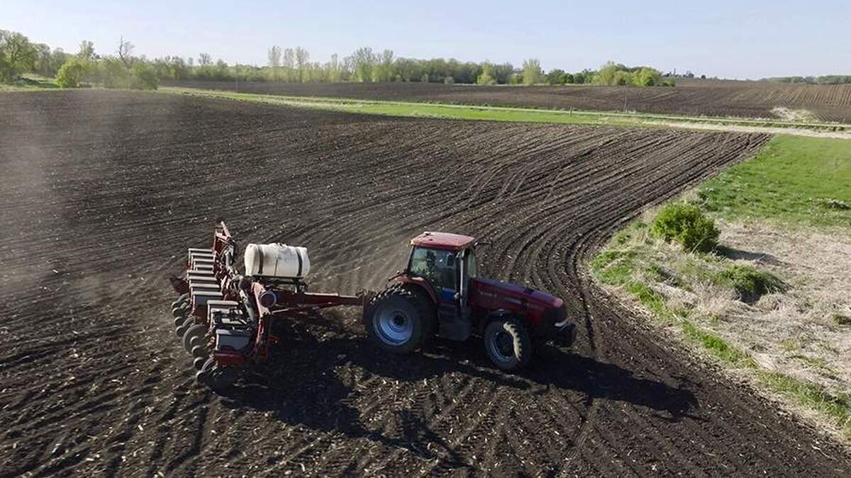 ترامپ ۱۲ میلیارد دلار از درآمد تعرفه‌ها را به کشاورزان اختصاص می‌دهد