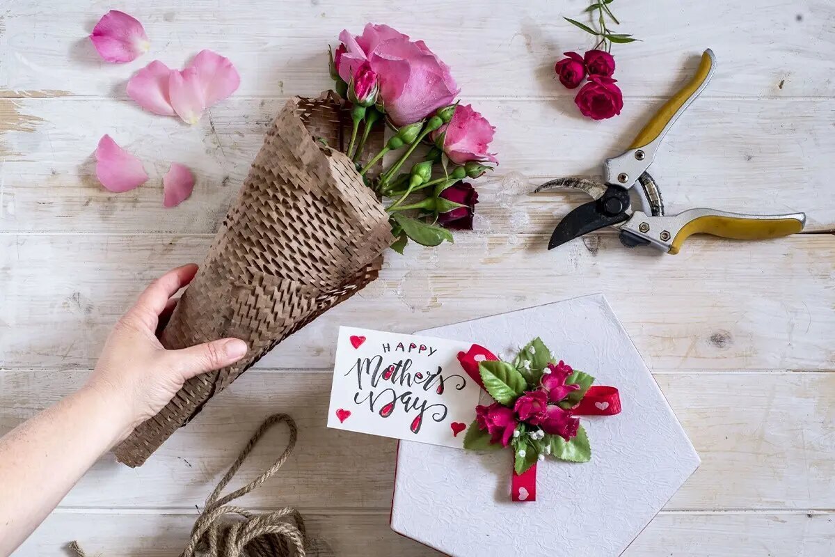 روز مادر چه هدیه‌ای برای خوشحال شدن مادرم بگیرم؟