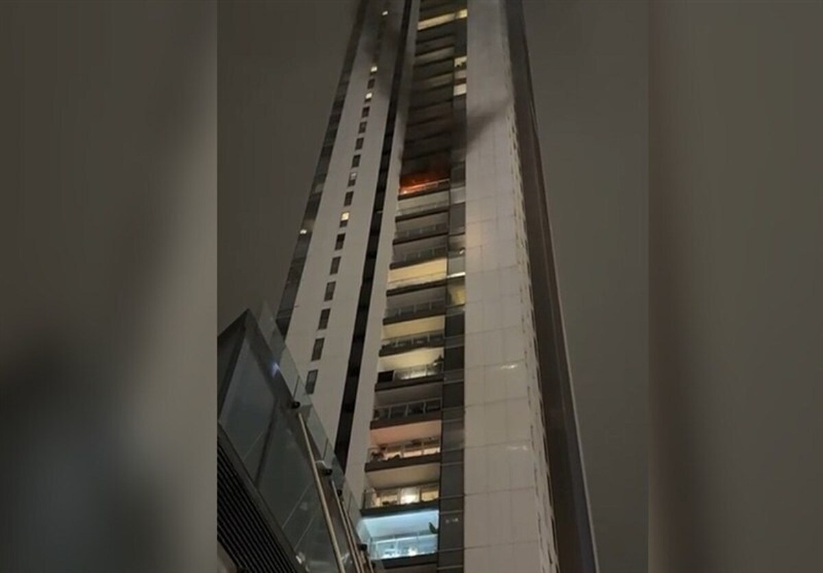 بحران در مرکز تل آویو؛ برج ۵۰ طبقه به دلیل آتش سوزی تخلیه شد