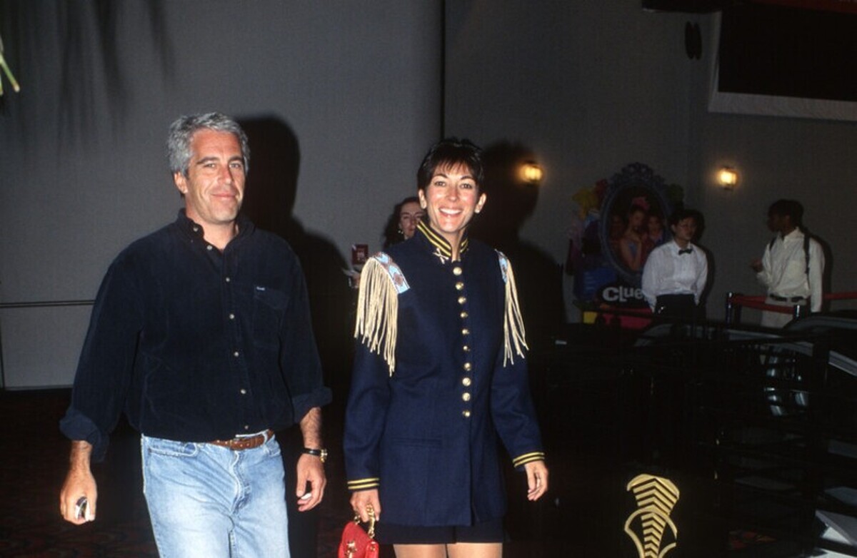 حکم دادگاه در مورد شریک زندگی جفری اپستین، مجرم جنسی