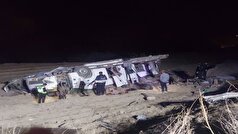 انحراف اتوبوس اسکانیا در محدوده شهرستان دنا؛۱۳ نفر مصدوم شدند