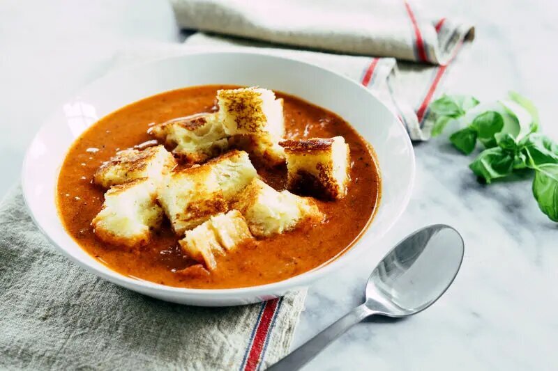 سوپ گوجه با یک طعم منحصر بفرد شما را شیفته خودش میکند! سوپ گوجه با یک طعم منحصر بفرد شما را شیفته خودش میکند!