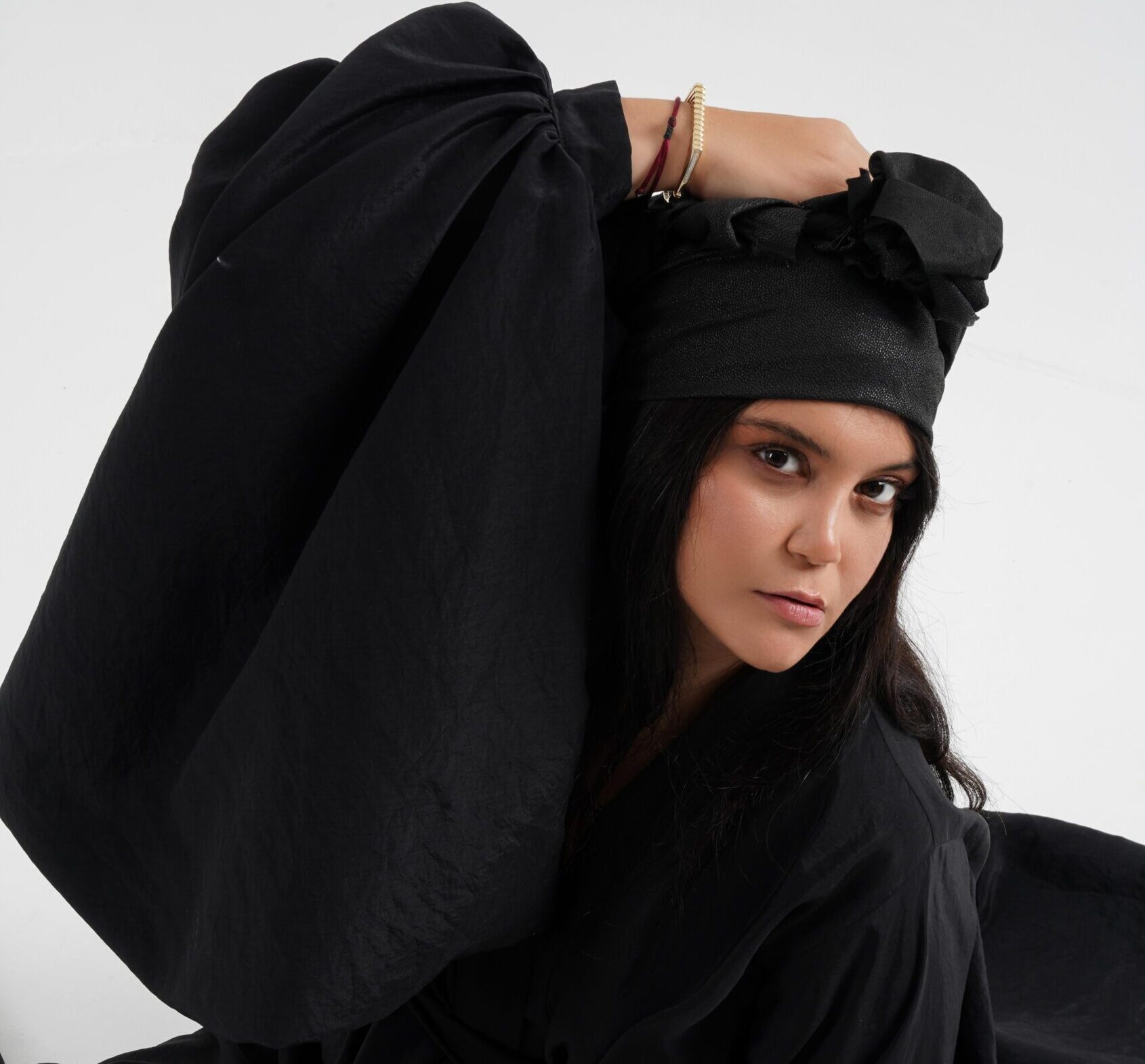 فیضا جیولک در برنامه ویژه سال نو از هنرهای دیگرش رونمایی میکند! فیضا جیولک در برنامه ویژه سال نو از هنرهای دیگرش رونمایی میکند!