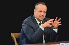 پلیس فرانسه پس از یک شب بازداشت، یک روزنامه‌نگار الجزایری را آزاد کرد